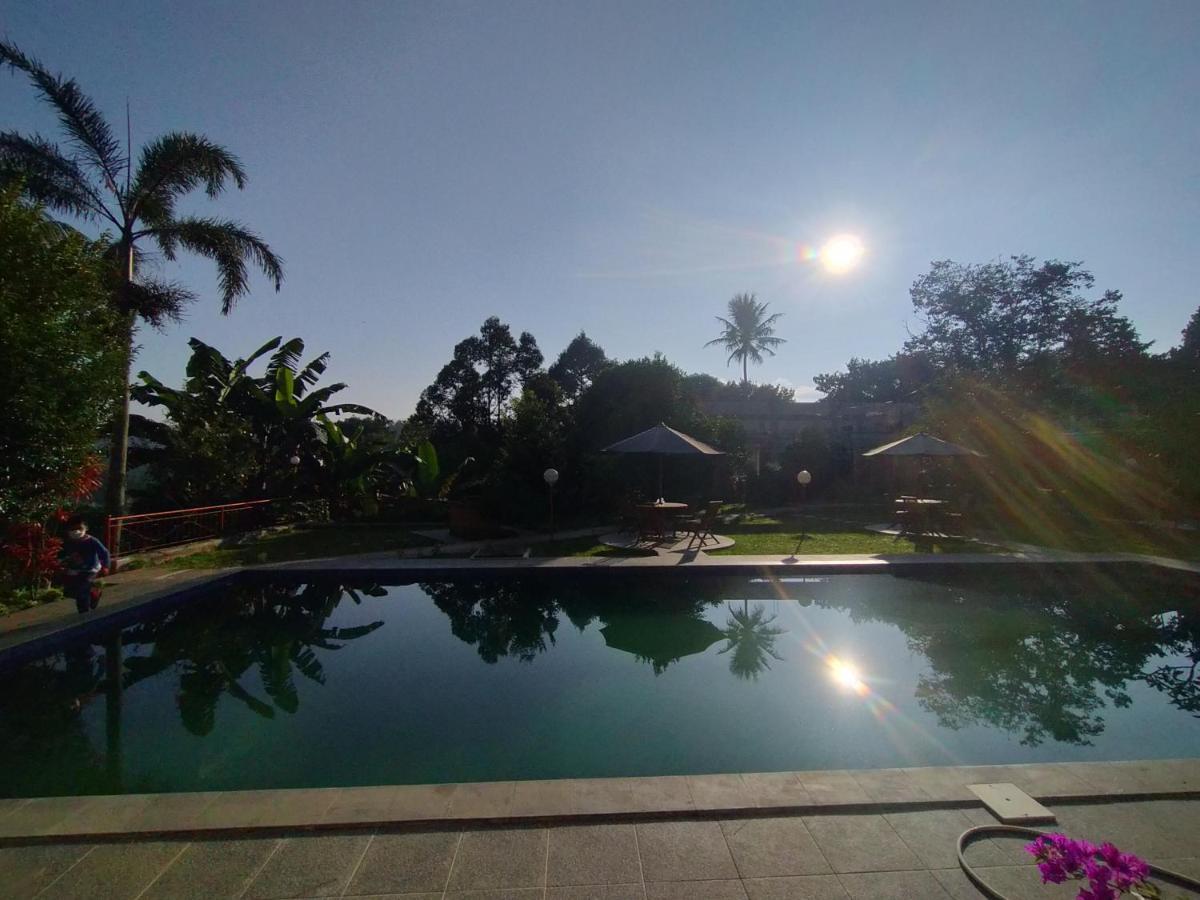 Villa Batu Tua Puncak Mitra Reddoorz Bogor Ngoại thất bức ảnh